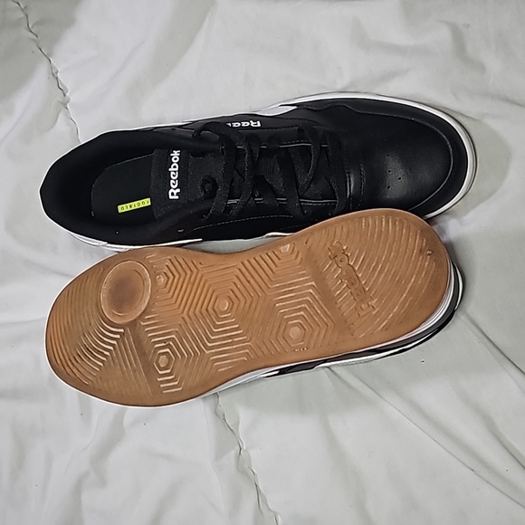 Reekok Men's Size 10 Sneakers - Picture 2 of 3